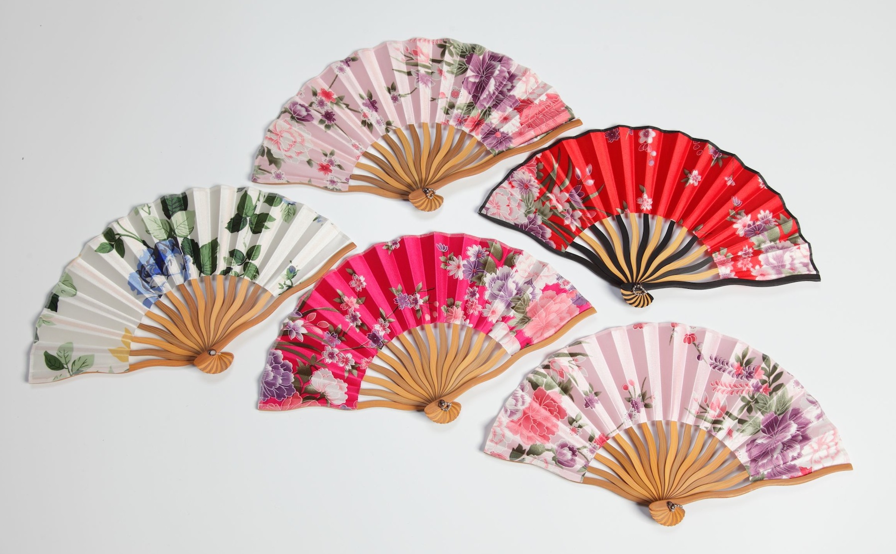 15 Must Buy Souvenirs from Japan tsunagu Japan 